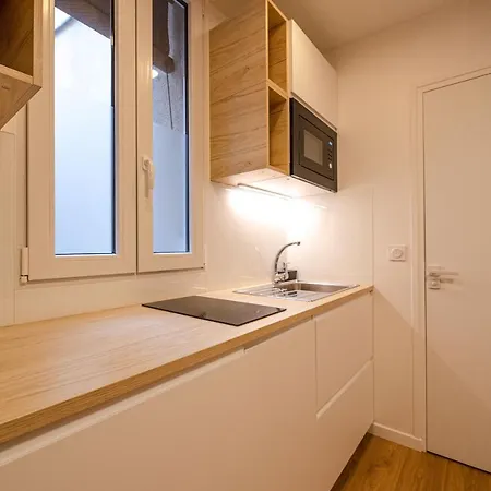 Aparthotel Cosy In Center - With Ac 3*